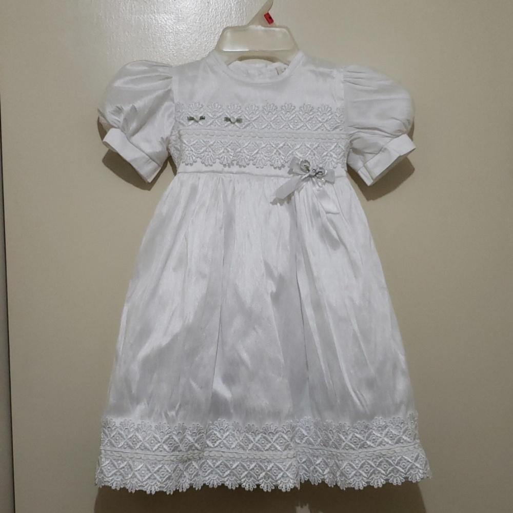 Girl's dress
